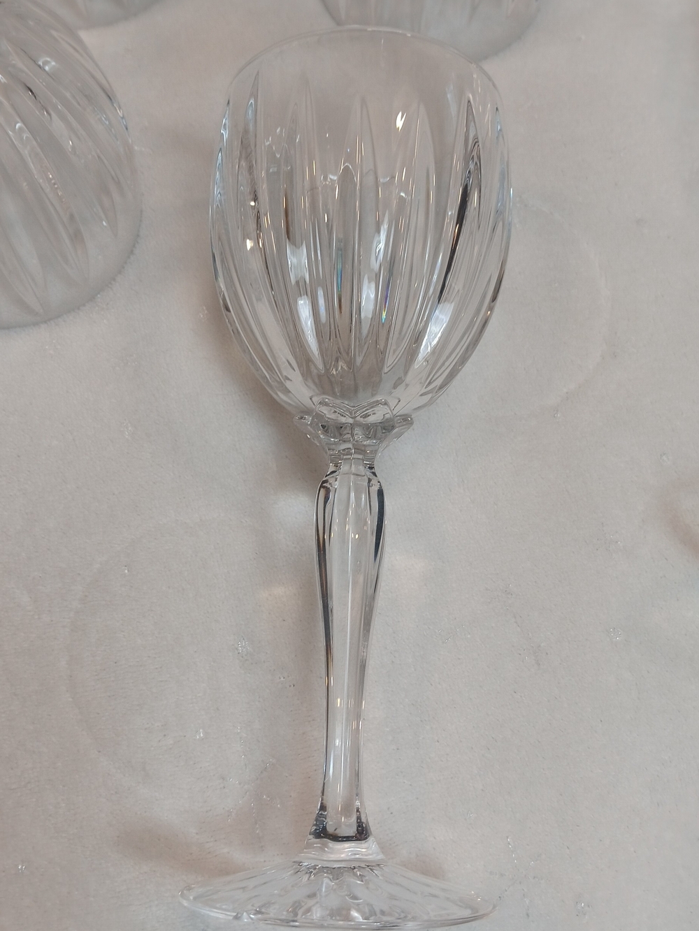 Cristal d'Arques-Durand Set of 8 "Classic" Wine Glasses - Picture 3 of 10